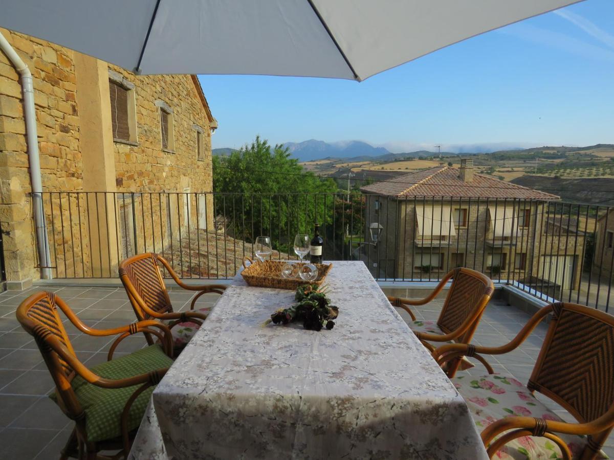 Preciosa casa centenaria en el Camino de Santiago Torres del Rio Exterior foto